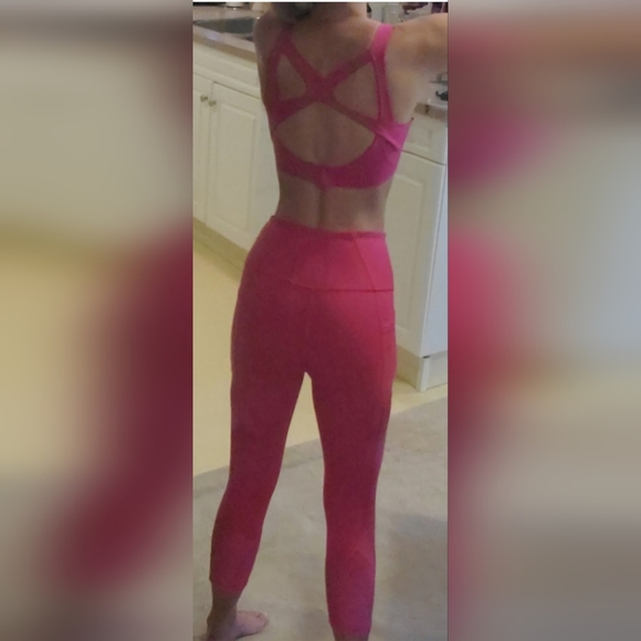 Victoria Secret Sport Set - Picture 2 of 5